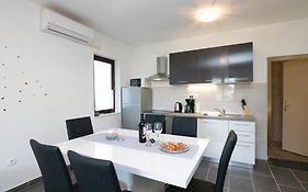 Apartments Dević